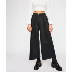 Levi’s Pleated Wide Leg Jeans